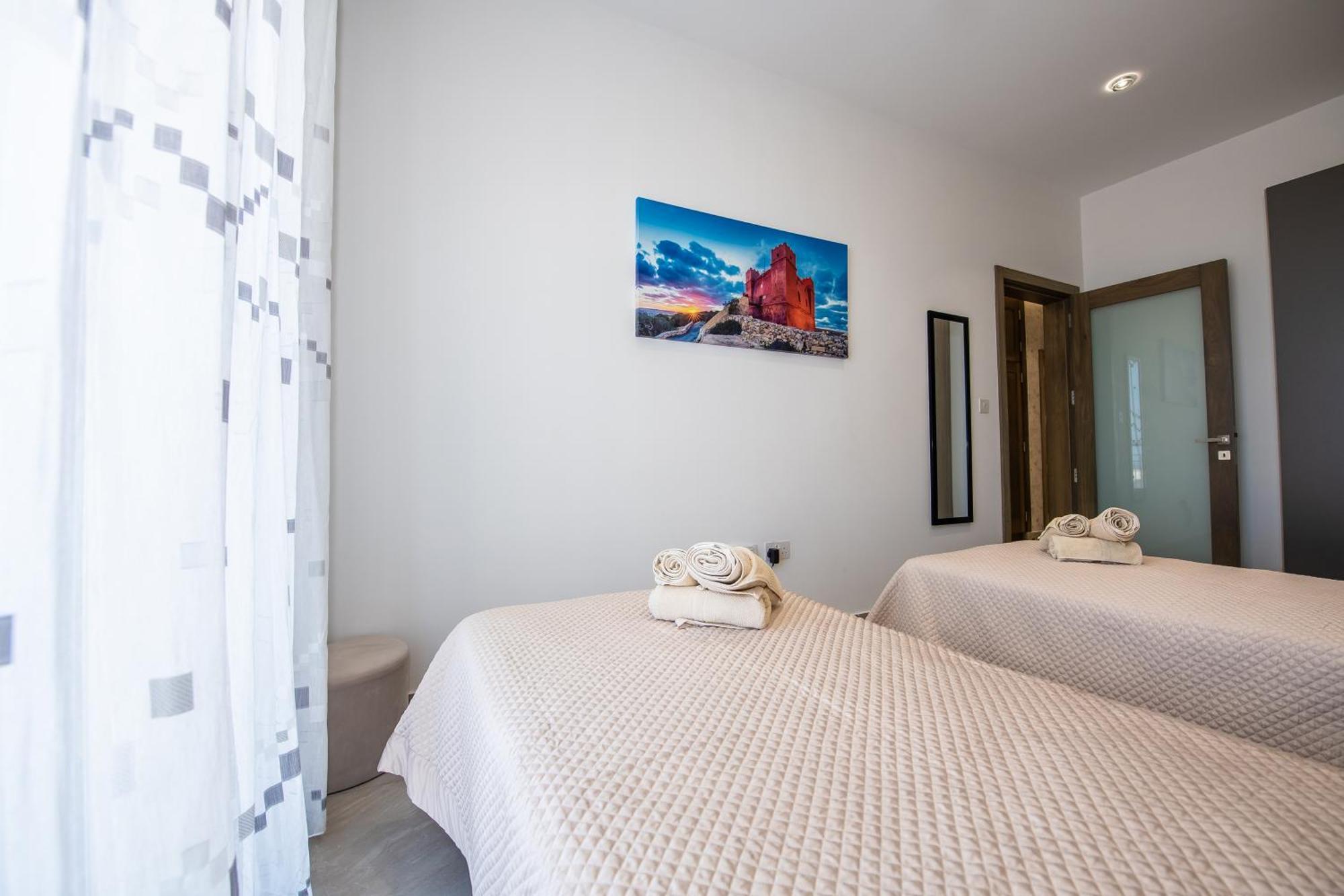 Clifftop Modern Apartment Mellieħa Exteriör bild